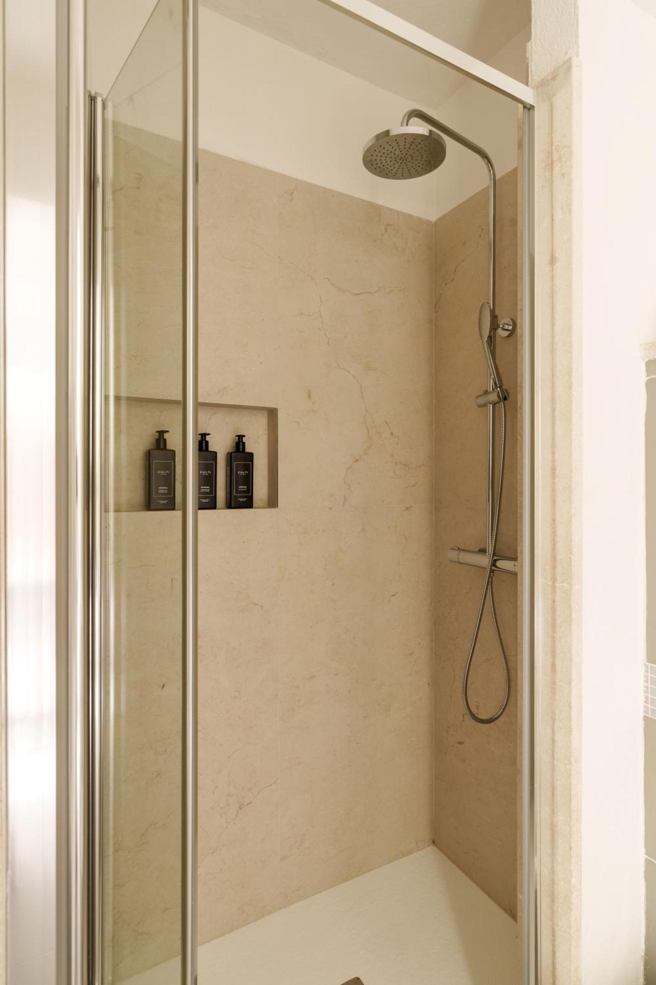 Chambre Double - Vue sur Piscine