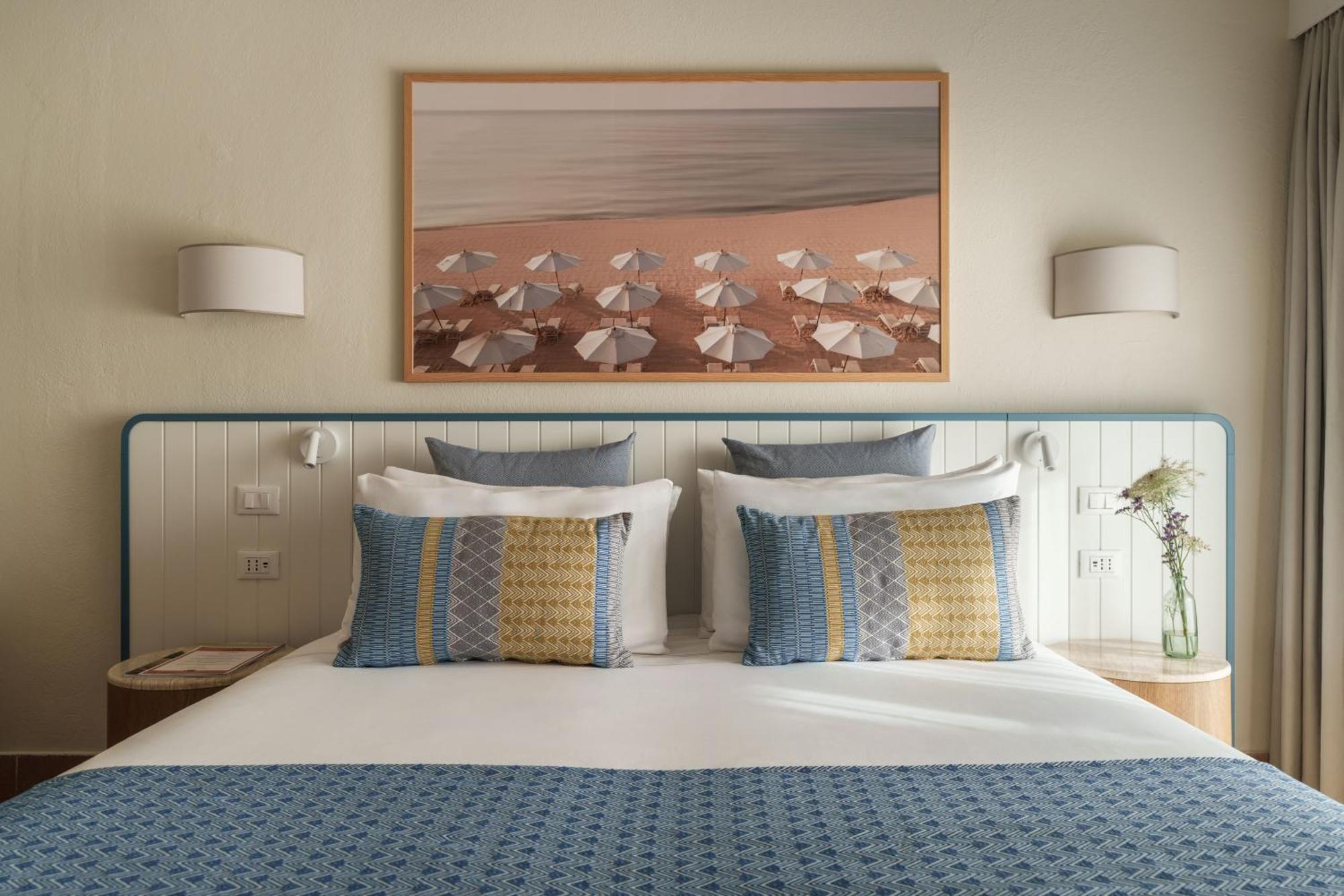 Chambre Triple - Vue sur la Piscine
