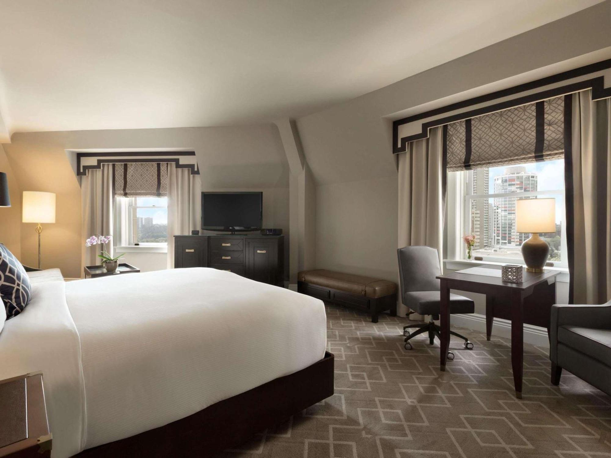 Fairmont Gold King Room
