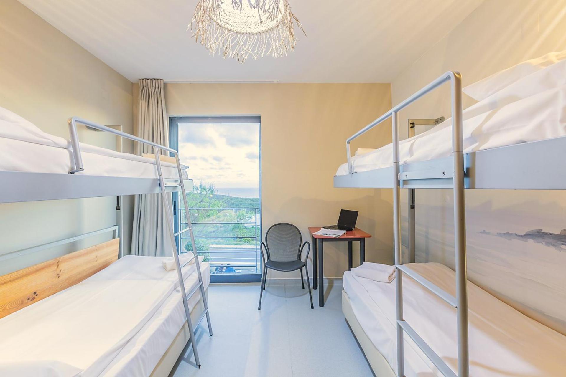 Quarto Familiar com Casa de Banho Privativa