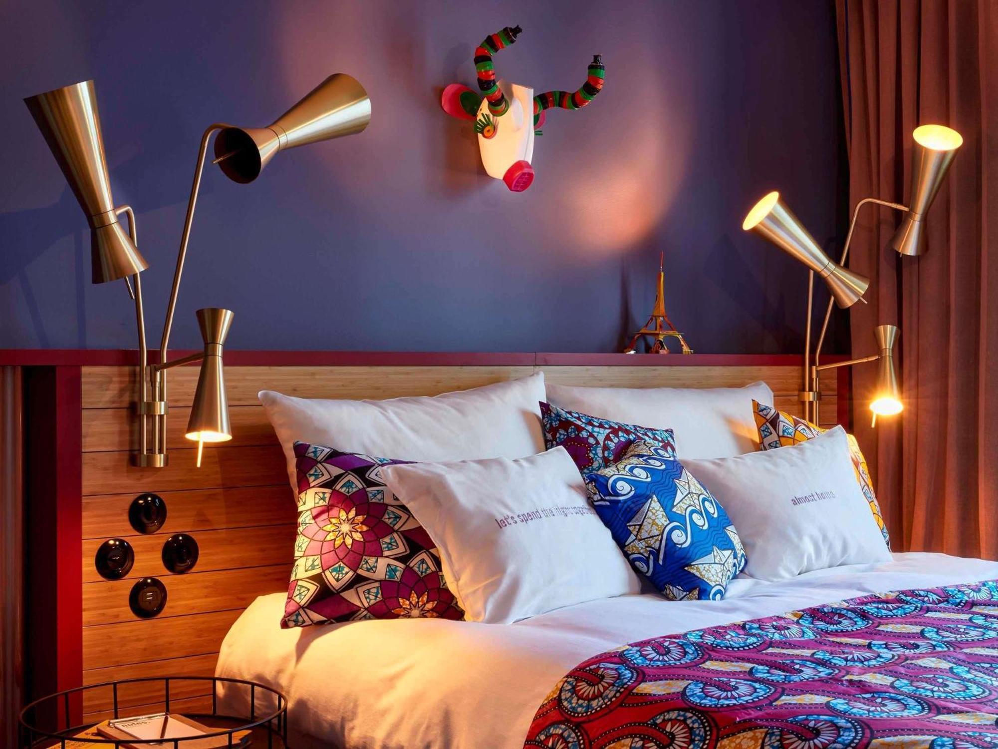 Medium Room with Paris View