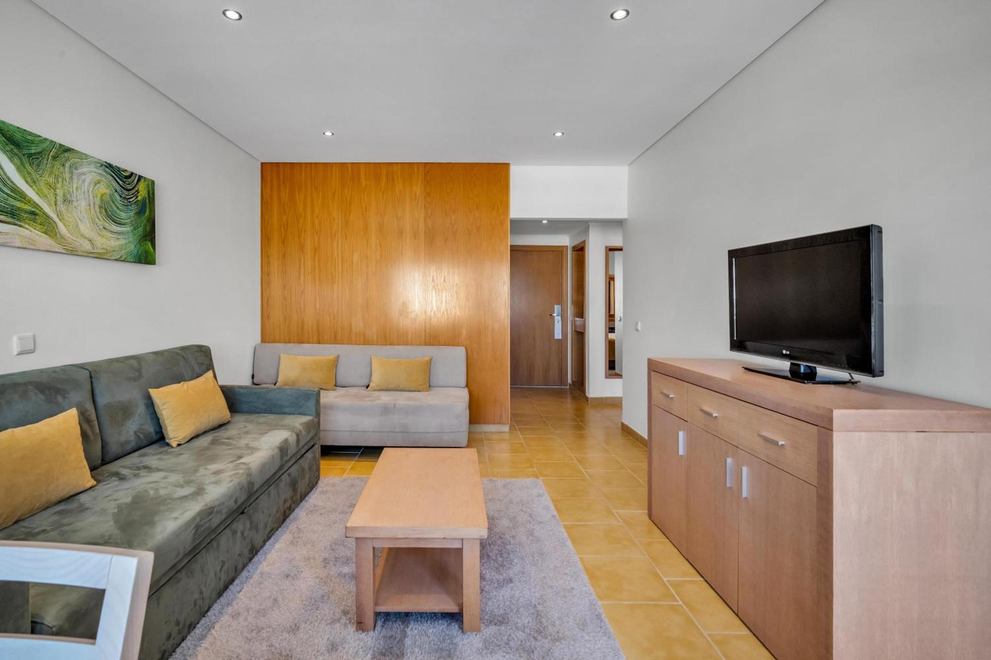 Suite met Uitzicht op het Zwembad