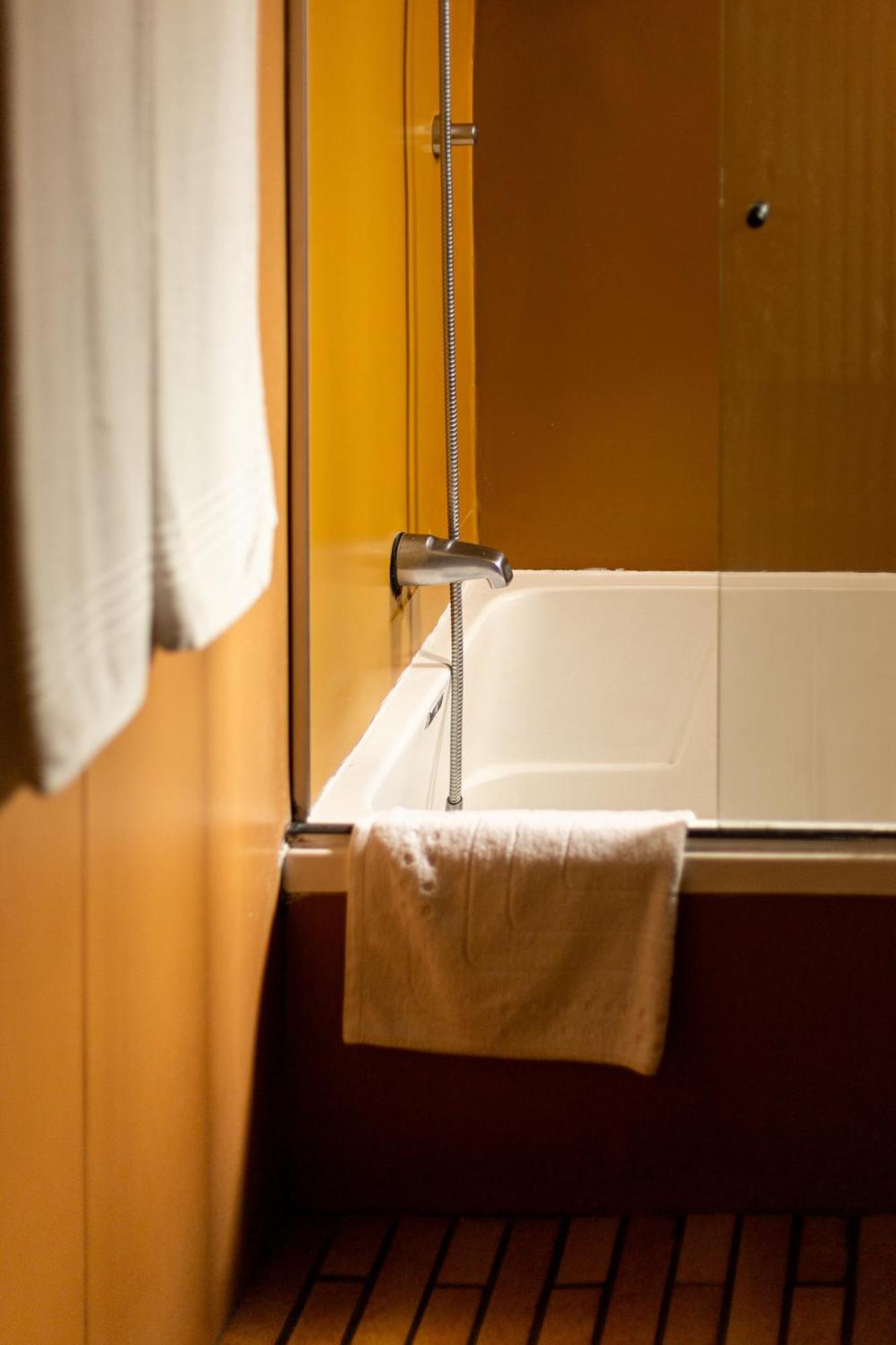 Apartamento Superior com 1 Quarto e Varanda