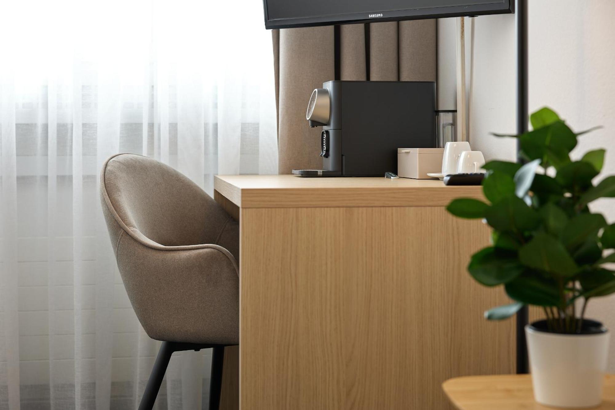 Small Single Room,1772875345:JPEG