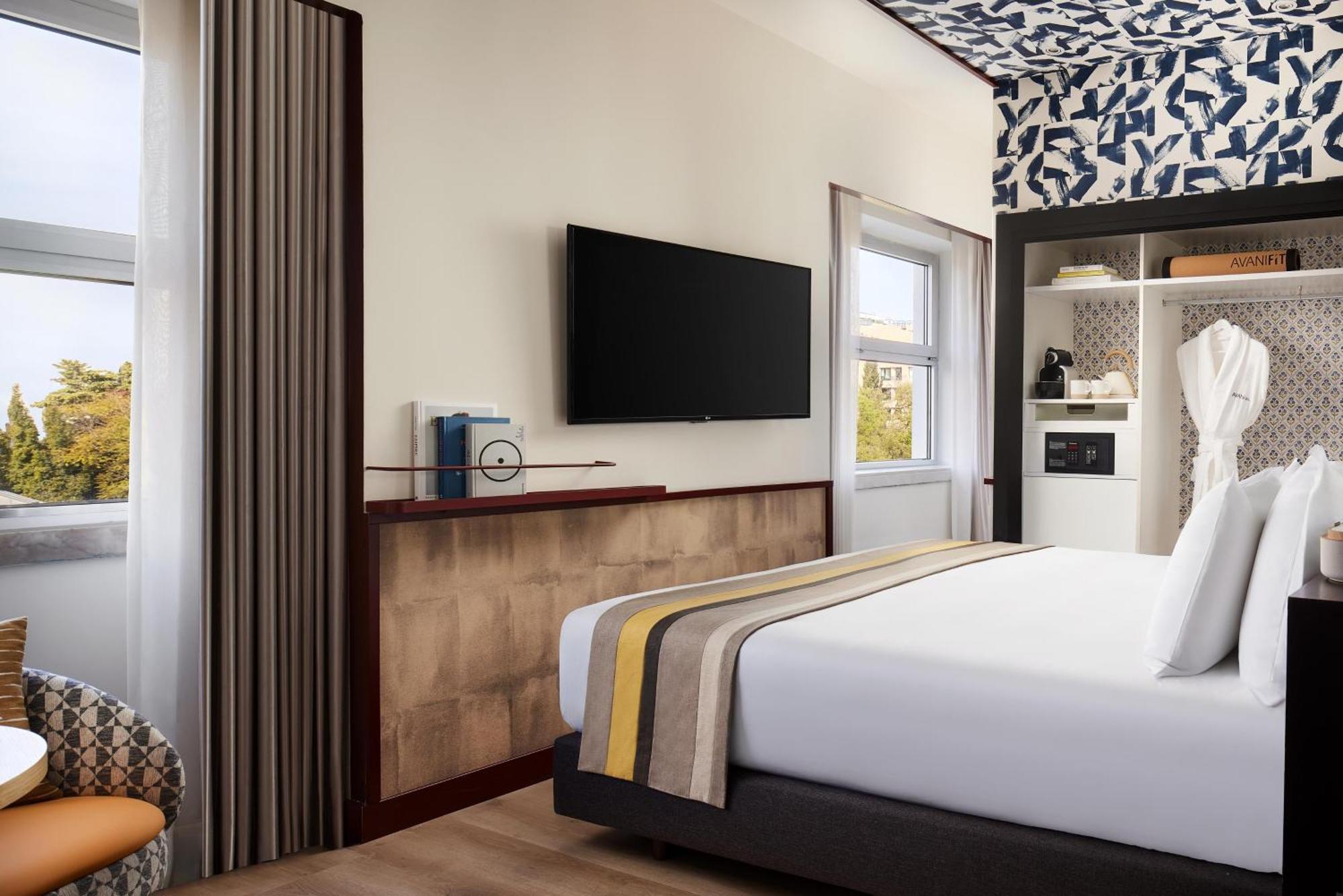 Quarto Familiar Adjacente com Cama Extra (4 Adultos + 2 Crianças)