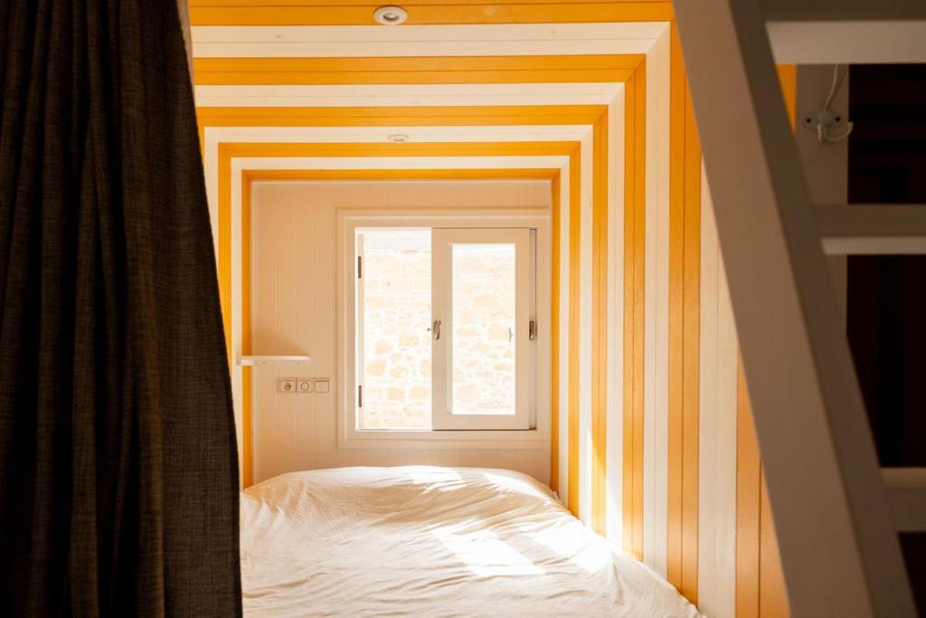 Double Bed in a Mixed Dormitory with 4 Beds