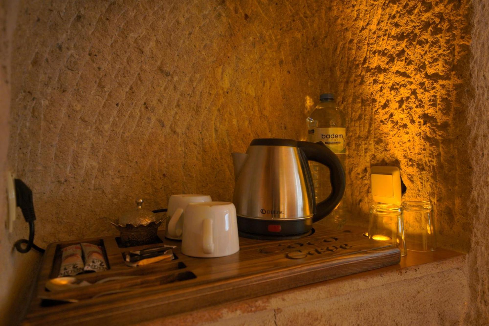 Deluxe Cave Room