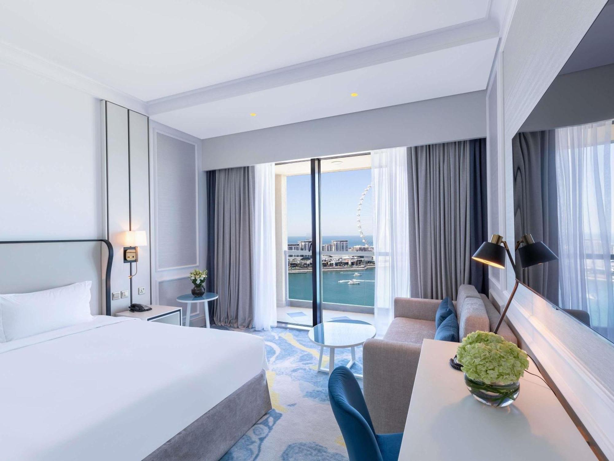 Chambre Lit King-Size de Luxe - Vue sur Mer - Accès à la Piscine