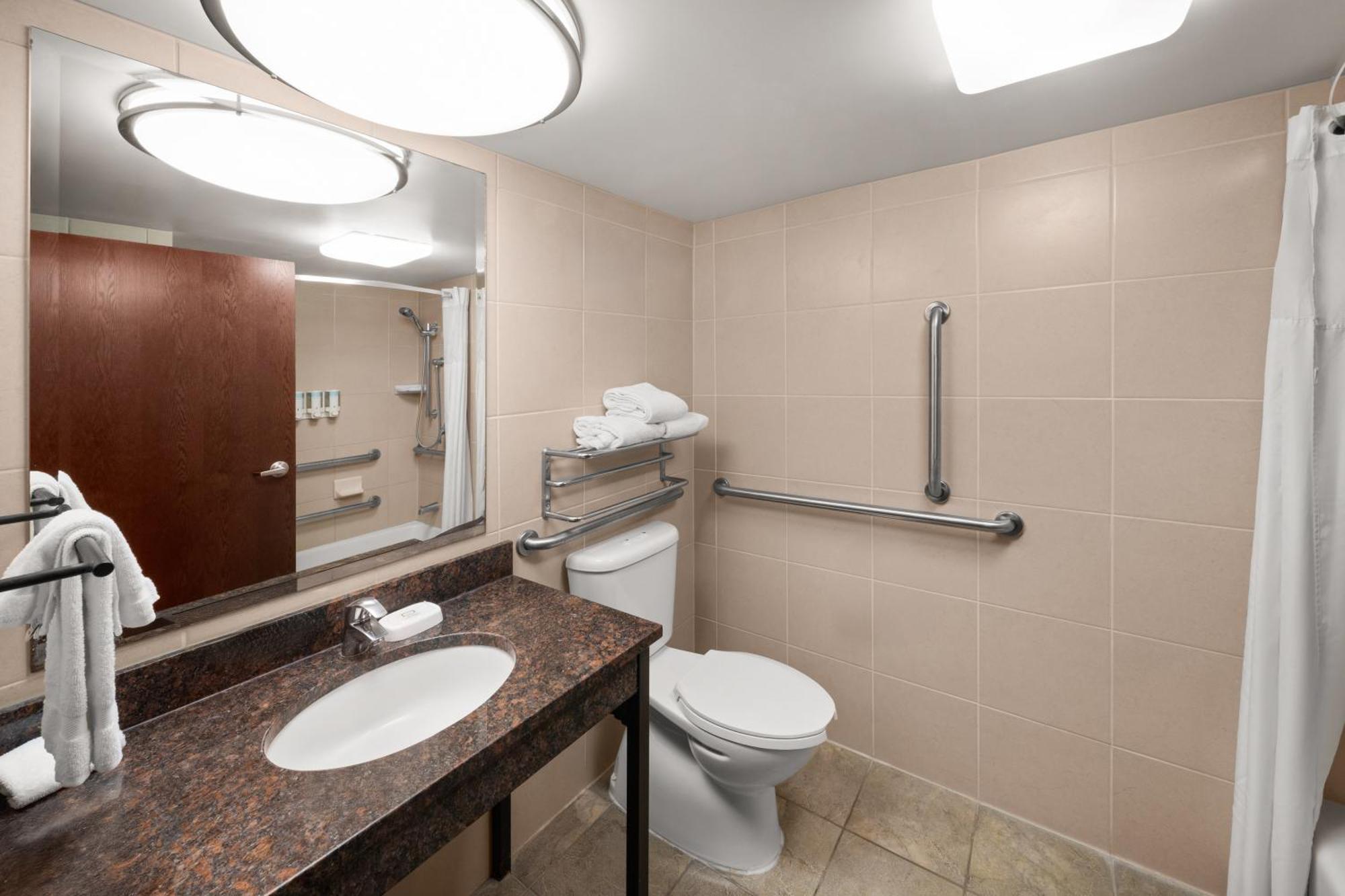 Deluxe King Room - Mobility/Hearing Accessible - Non-Smoking