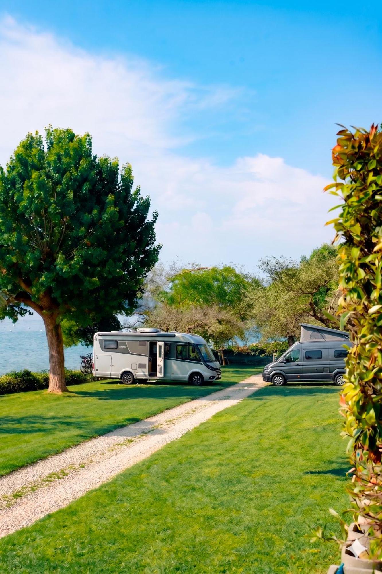 Empty lot (bring your own tent/caravan)