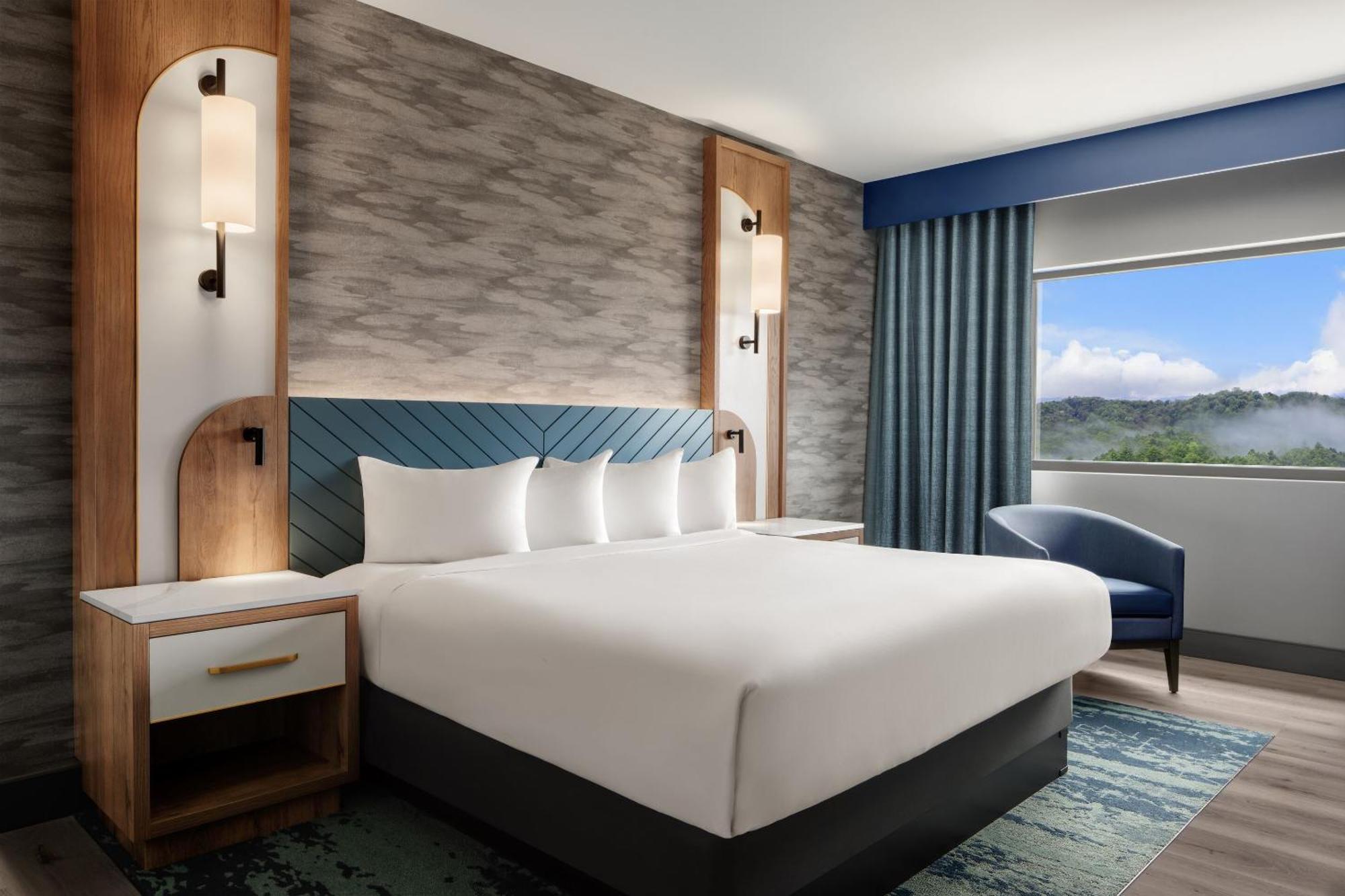 Valley Mountain View Room , 1 King (Newly Renovated)
