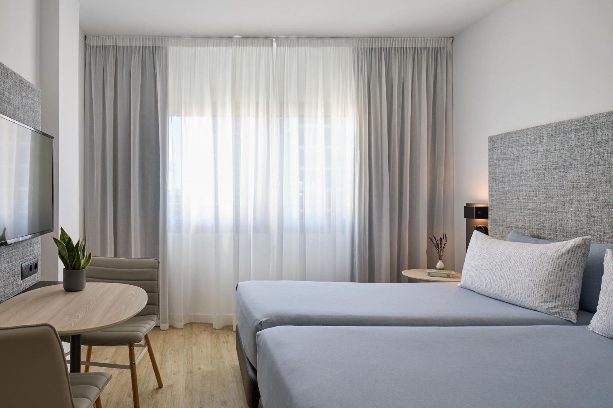 Zimmer Innside mit Verbindungstür
