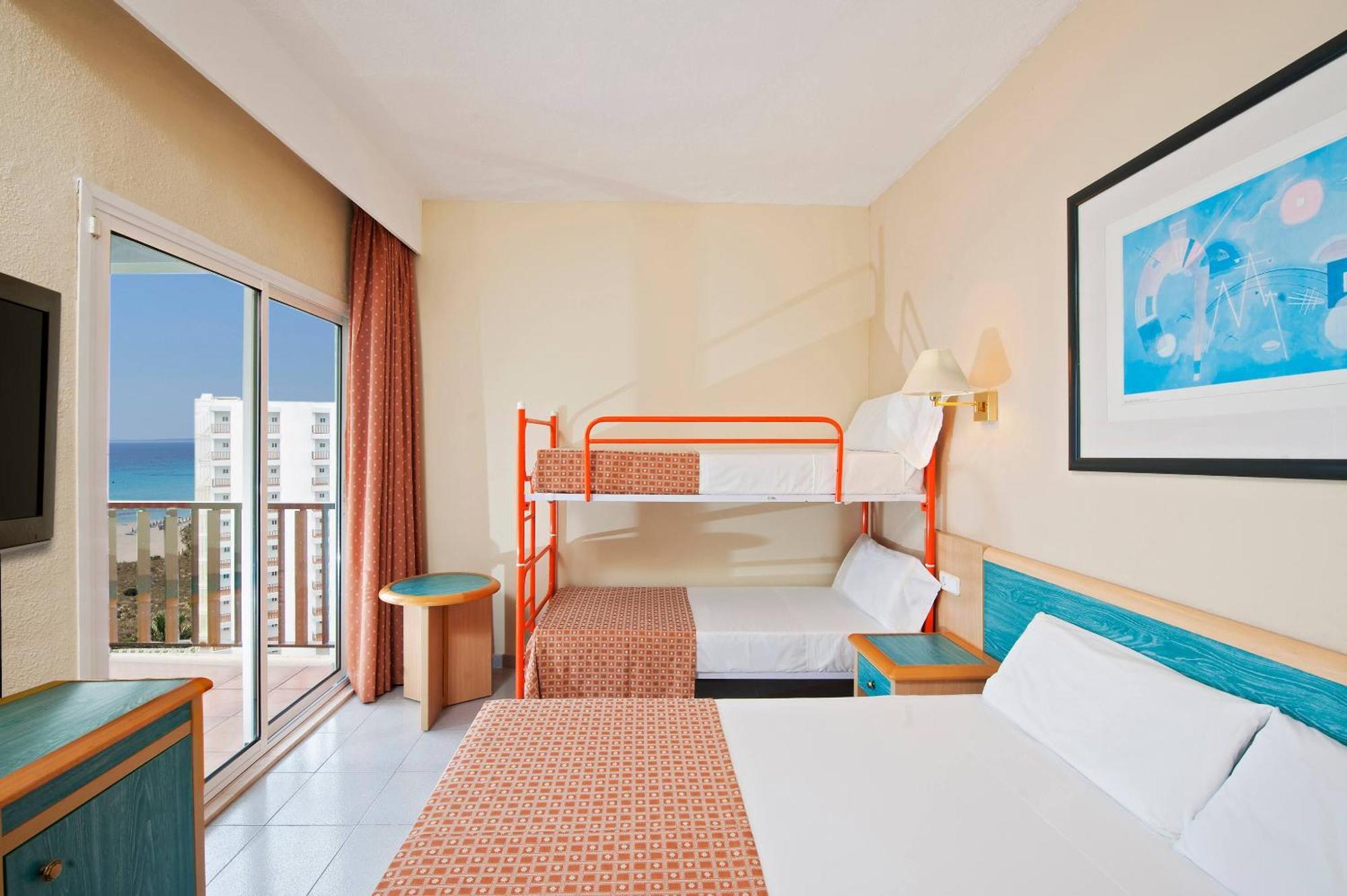 Standard Doppelzimmer mit Meerblick (2 Erwachsene + 2 Kinder)