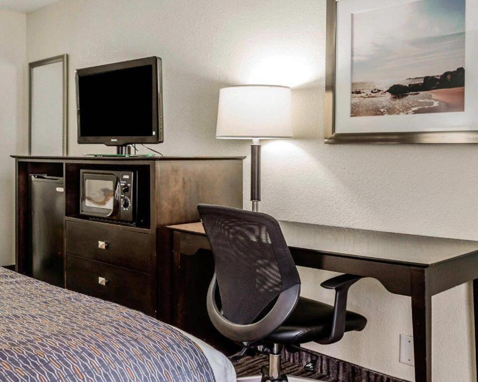 Double Room with Two Double Beds - Accessible/Non-Smoking