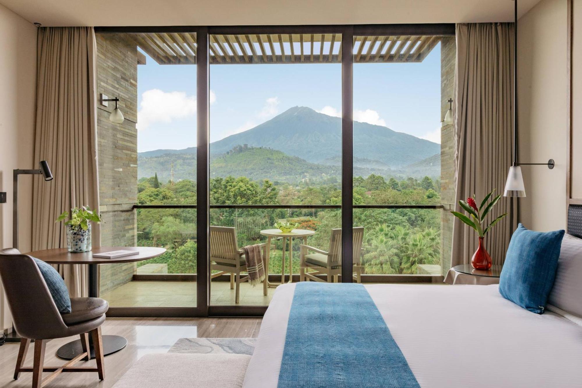 Deluxe Zimmer mit Verbindungstür und Blick auf den Mont Meru