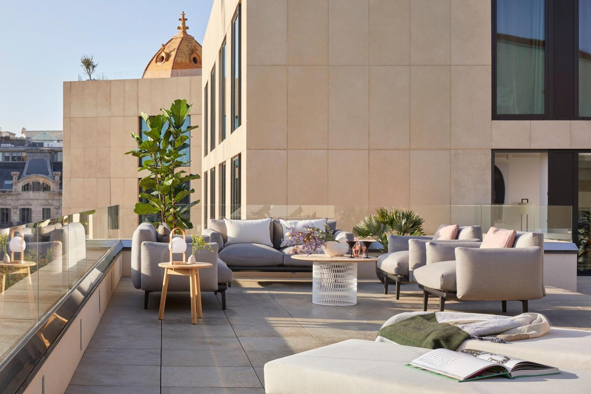 Studio ME+ Suite met 2 Slaapkamers, Terras en Bubbelbad