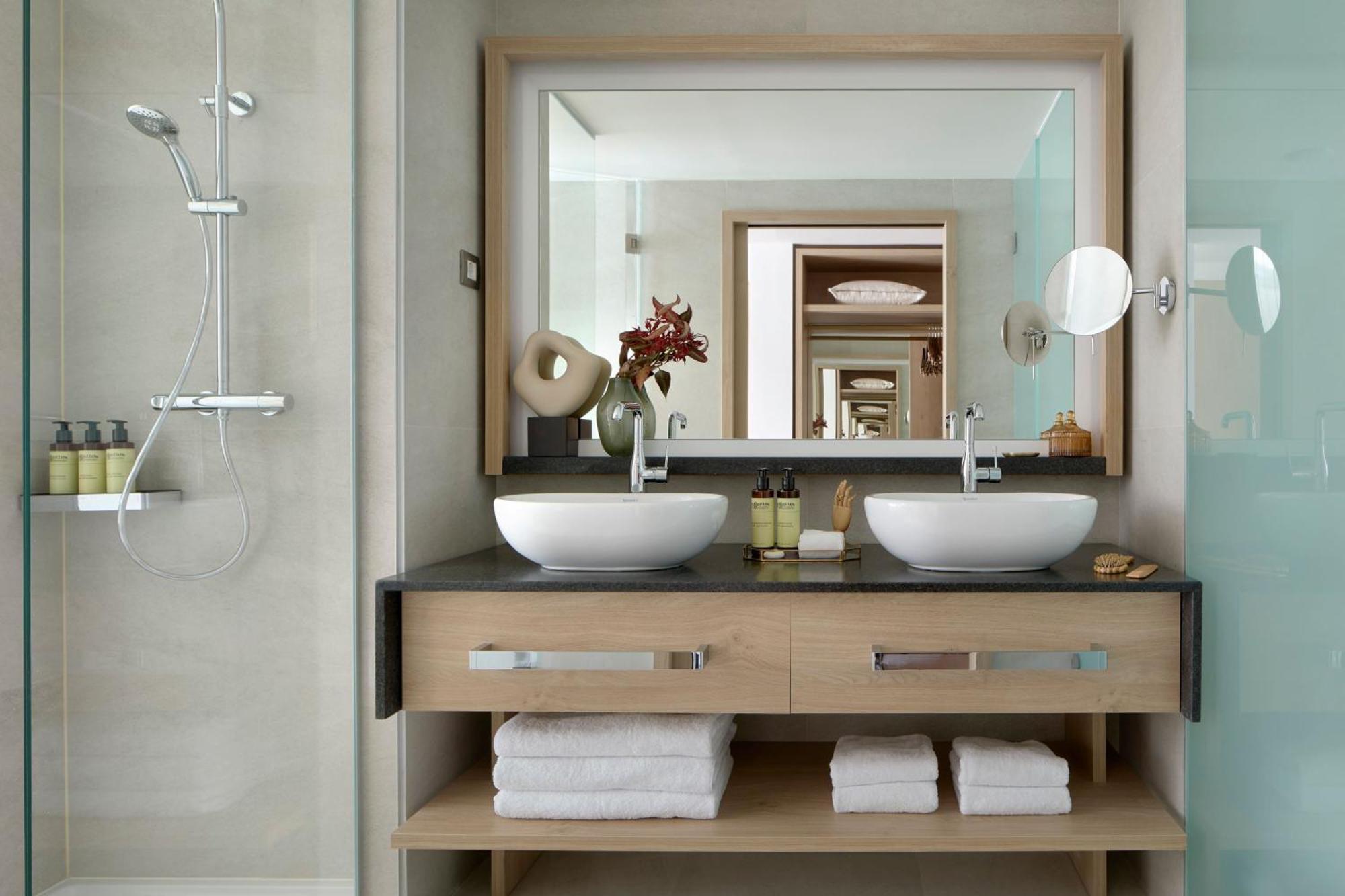 Beyond ME+ Suite met 2 Slaapkamers en Bubbelbad