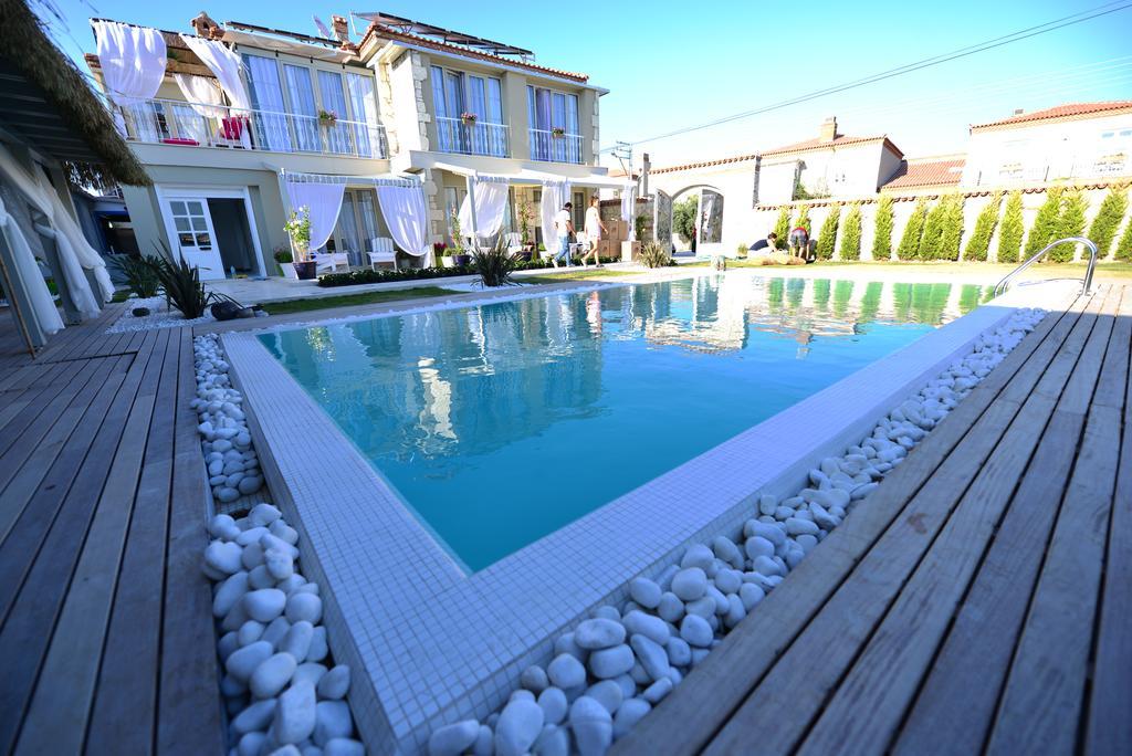 Habitación Doble Deluxe con vistas al jardín y la piscina