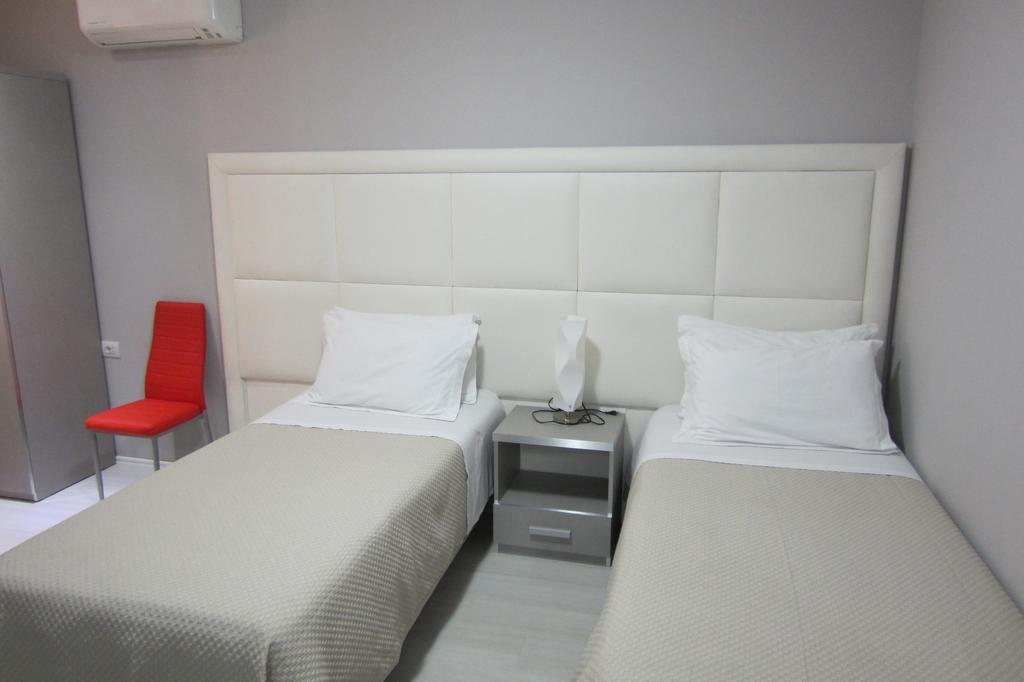 Single Room,315619745:JPEG