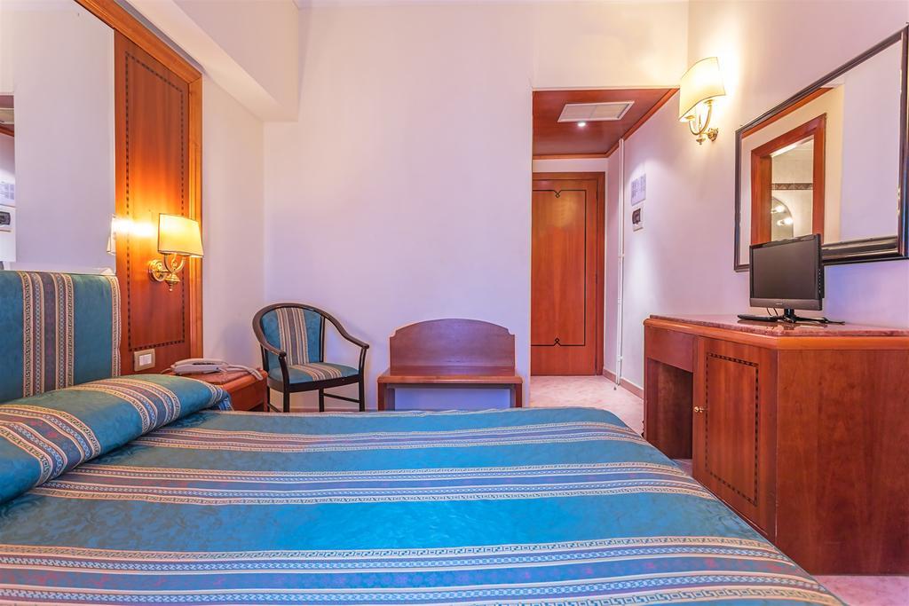 Quarto Standard com Cama de Casal ou 2 de Solteiro