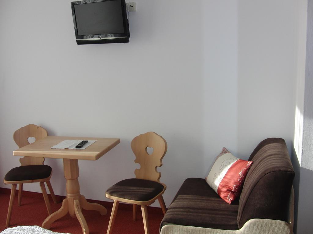 Doppelzimmer mit Zustellbett