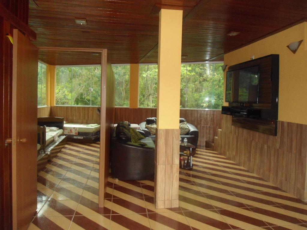 Deluxe Family Room,209174182:JPEG
