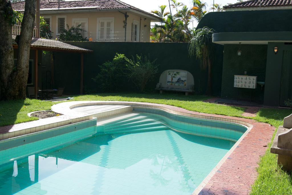 Quarto Triplo com Banheiro