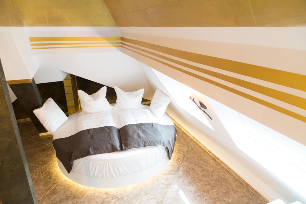 Deluxe Suite mit Whirlpool-Badewanne