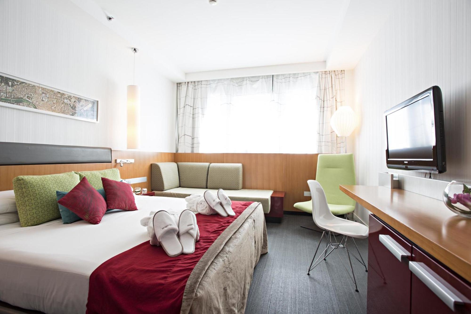 Quarto Standard com 1 Cama de Casal e 1 Sofá-cama de 1 lugar