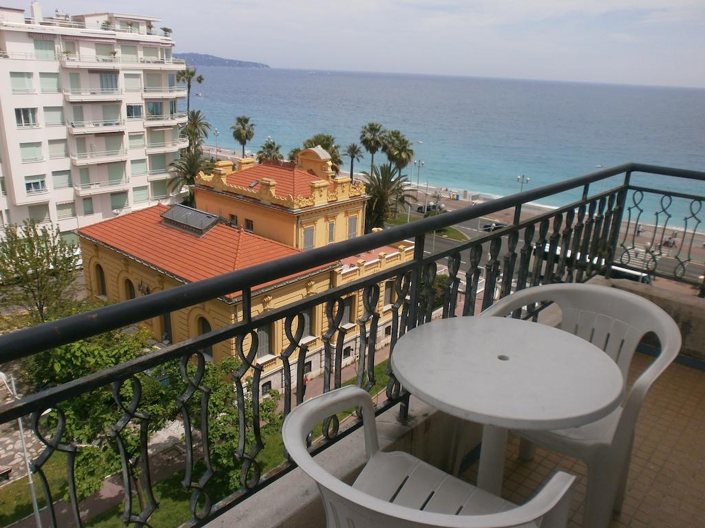 Tweepersoonskamer met Balkon en Uitzicht op Zee
