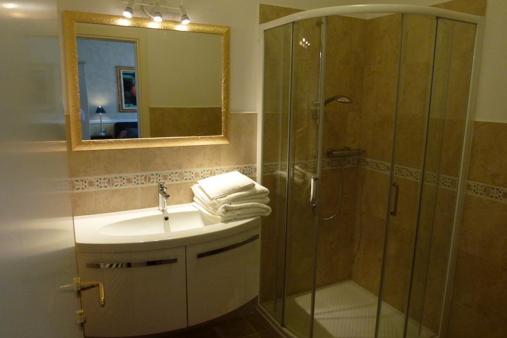 Chambre Double de Luxe avec Balcon - Vue sur Rivière