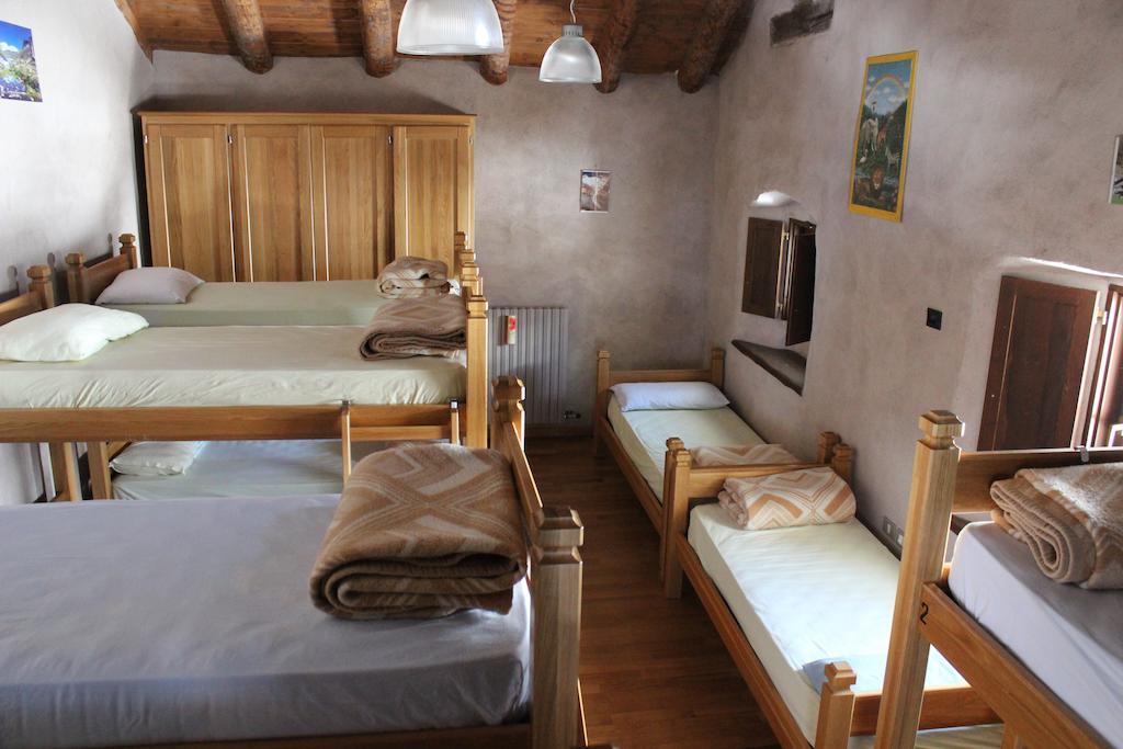 Standard Zimmer mit Kingsize-Bett