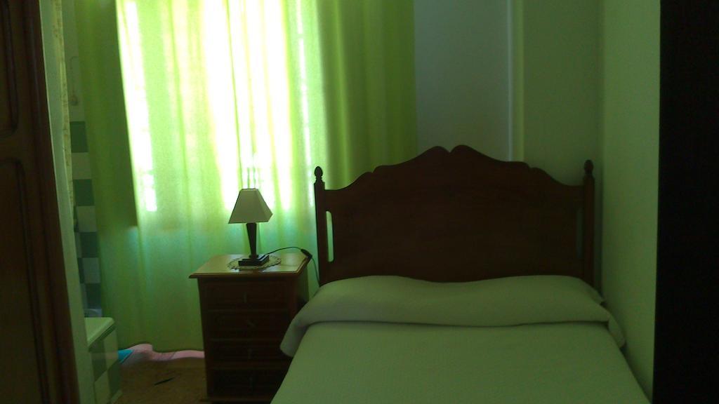 Quarto Duplo com Casa de Banho Partilhada