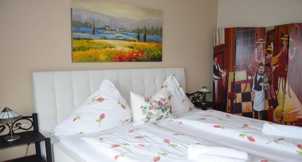 Doppelzimmer mit Balkon und Seeblick