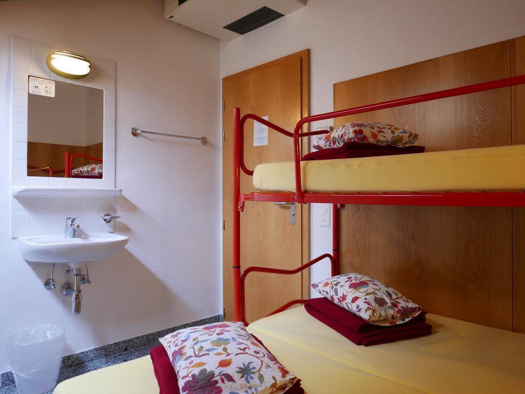 Privater Schlafsaal mit Gemeinschaftsbad (3 Erwachsene)