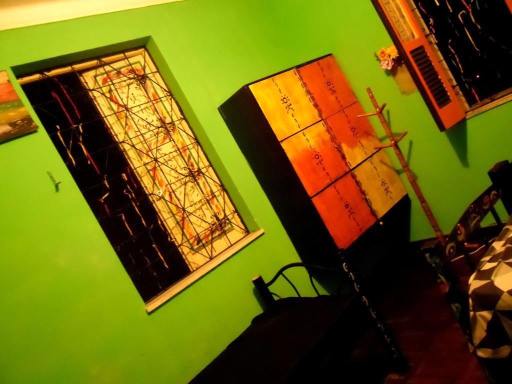 Quarto Pequeno com Cama de Casal ou 2 de Solteiro