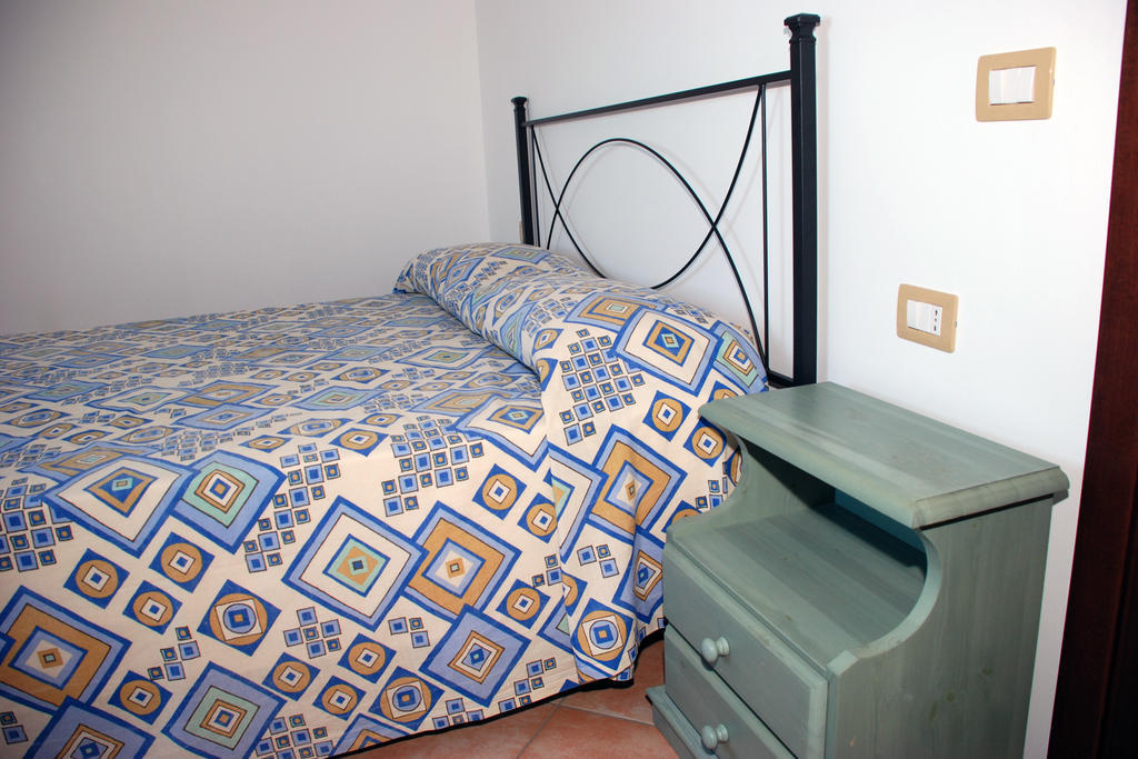 One-Bedroom Apartment,249649297:JPEG