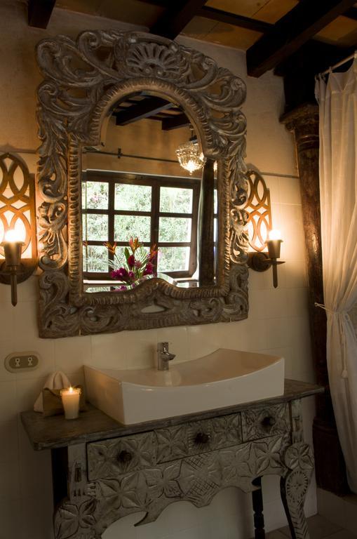 The Morning Suite four-poster King Bed