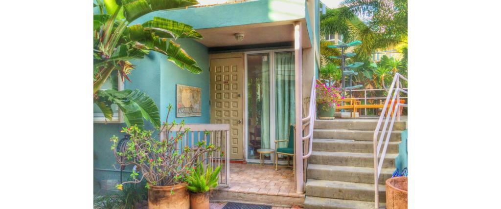 One-Bedroom Apartment with Pool and Courtyard Views - 104,1138285957:JPEG
