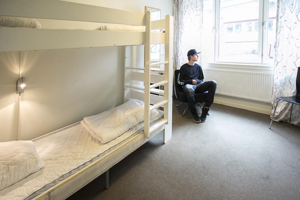 Dreibettzimmer mit Gemeinschaftsbad