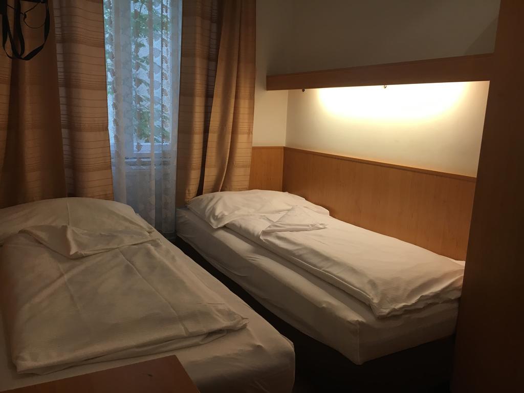 Tweepersoonskamer met 2 Aparte Bedden