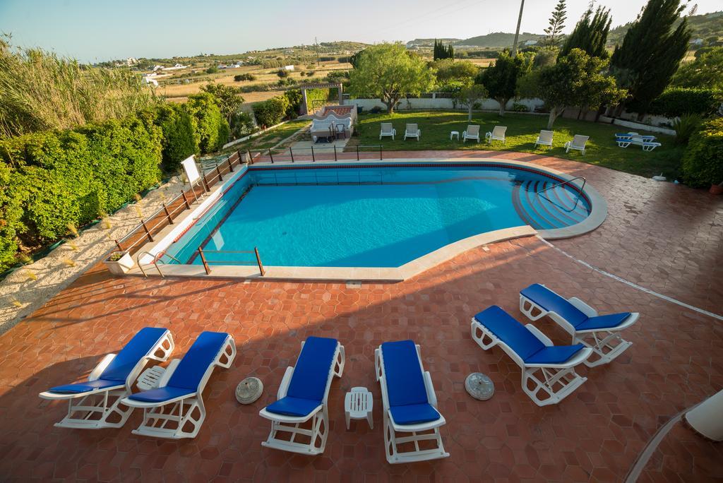 Tweepersoonskamer met Uitzicht op het Zwembad
