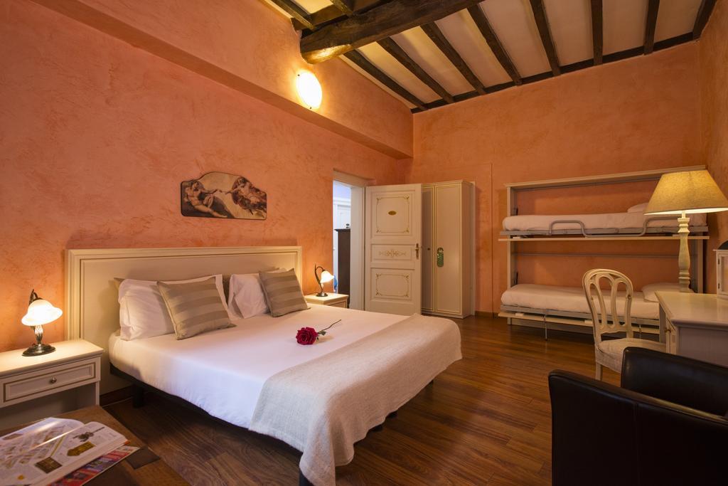 Quarto Quádruplo Superior com 1 Cama de Casal e 1 Beliche