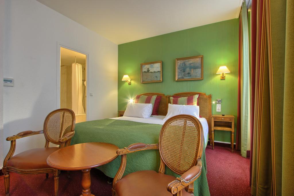 Quarto Superior com Cama de Casal ou 2 de Solteiro