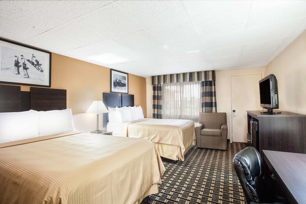 Double Room with Two Double Beds - Non-Smoking