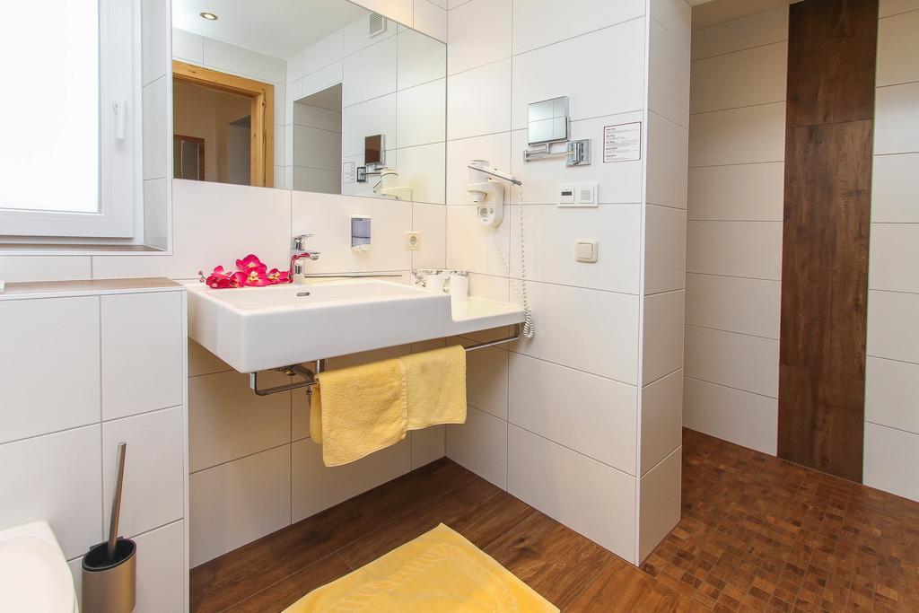 Großes Doppelzimmer