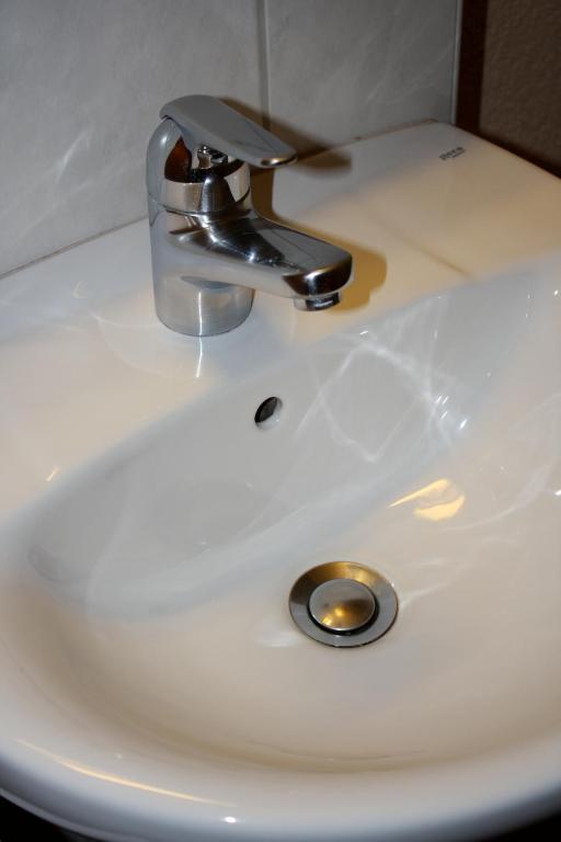 Posto Letto in Dormitorio Femminile con 6 Letti