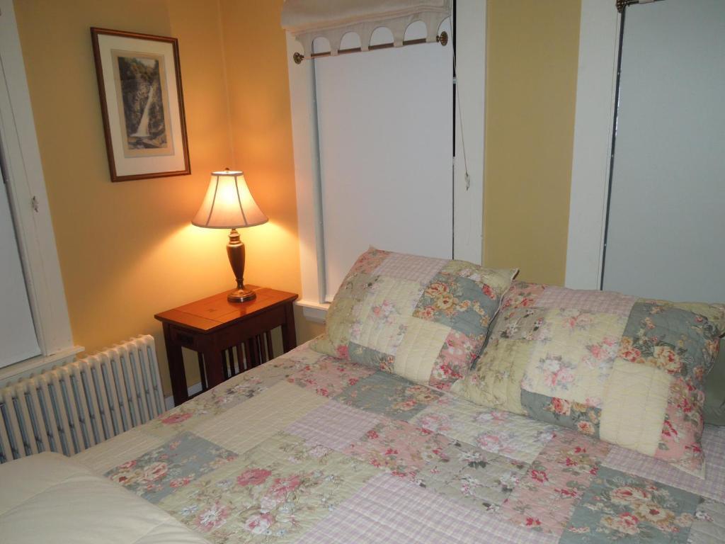 Three-Bedroom House,27197999:JPEG