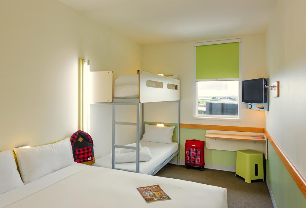 Family Room,1717052739:JPEG