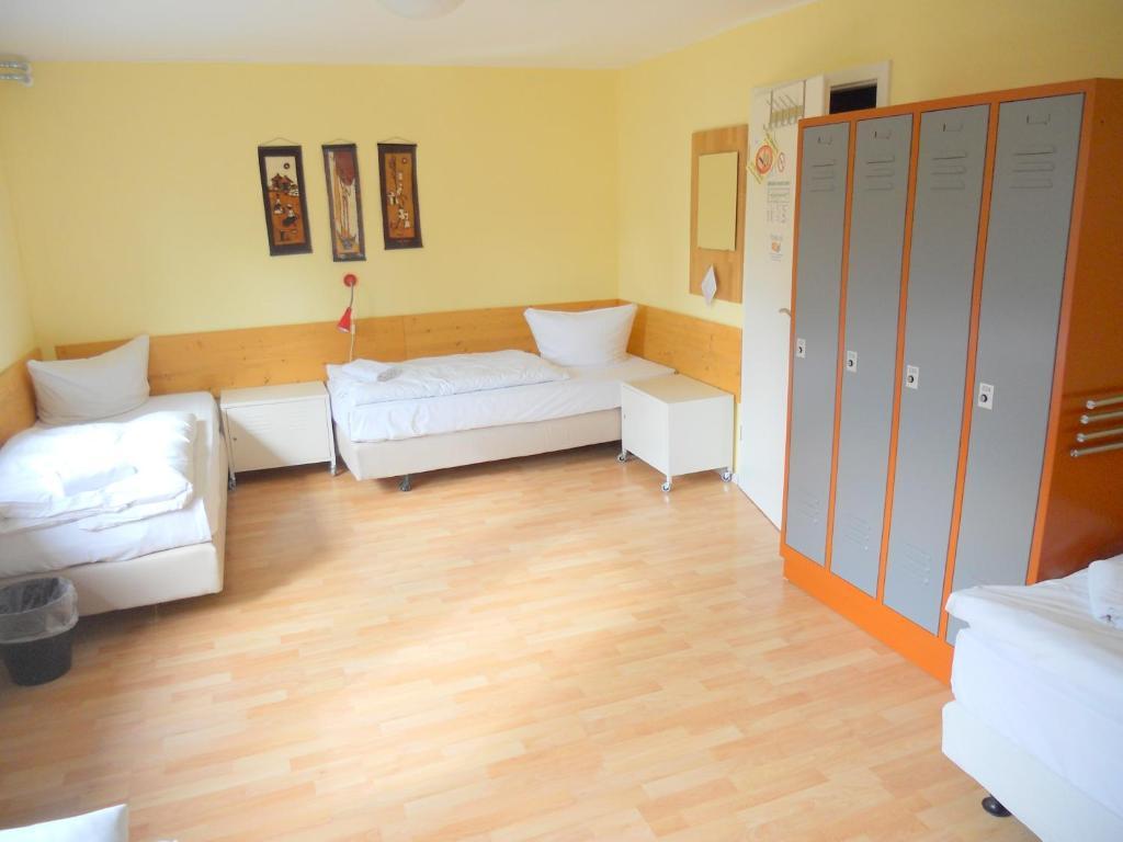 Vierbettzimmer mit Gemeinschaftsbad